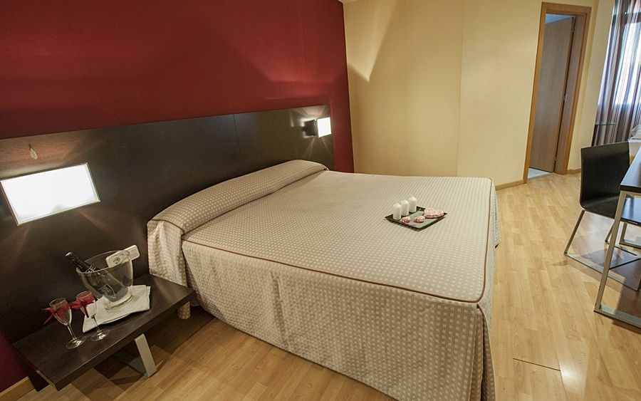 Hotel El Bruc Bagian luar foto